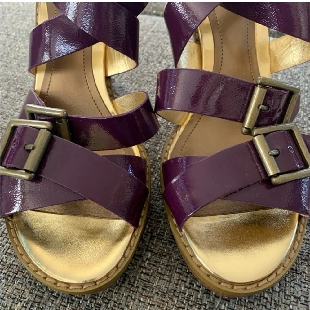 Victor by Victor Alfaro patent leather purple wedge heels 7.5